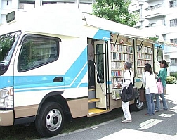 運行している自動車文庫