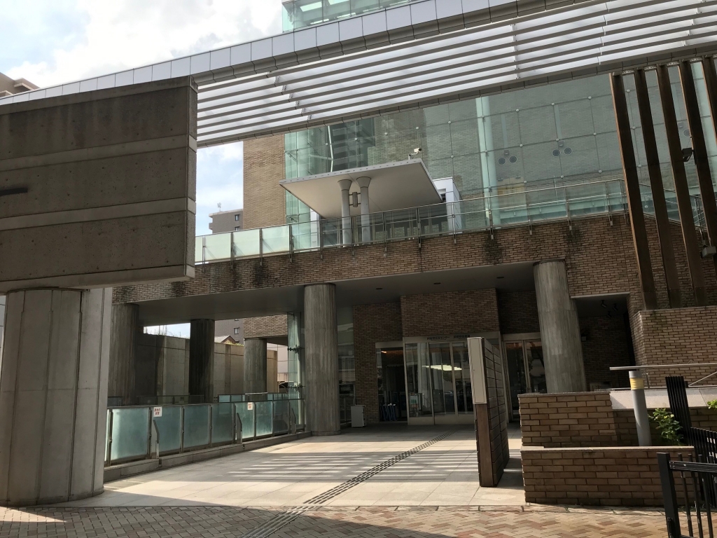 阿倍野図書館外観